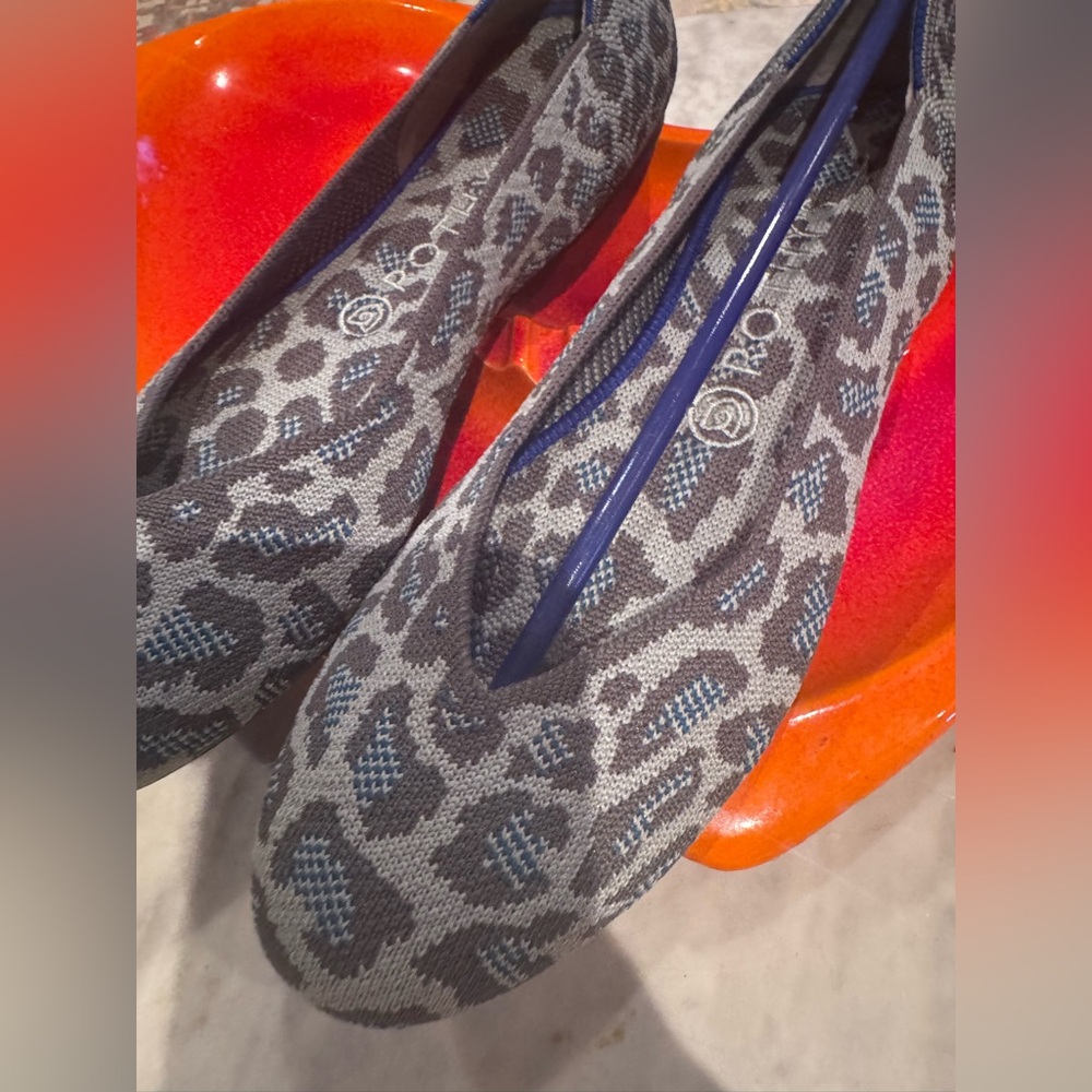 Rothy’s  Gray Leopard Knit Ballet Flat with Blue Trim - Picture 2 of 5
